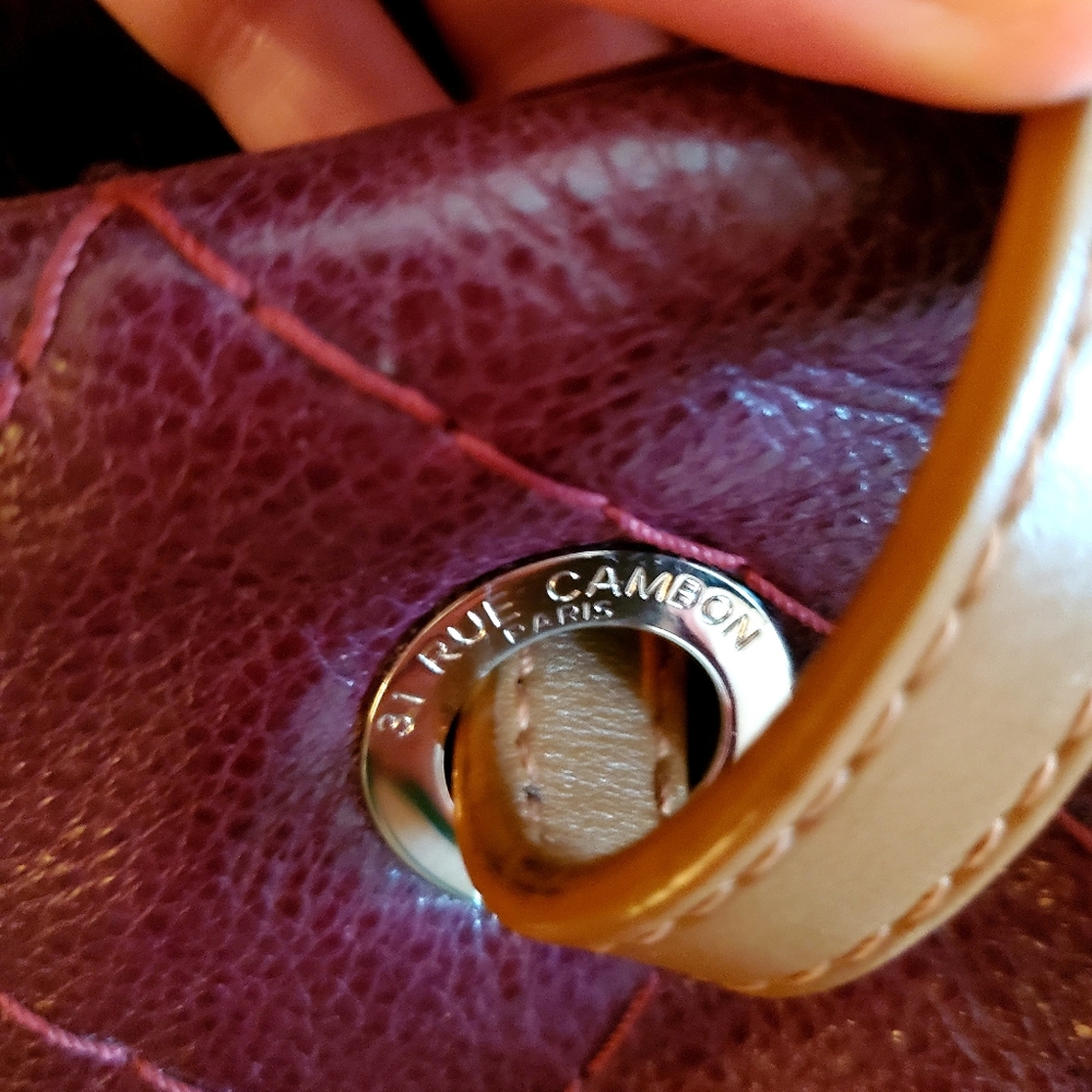 SOLD 💋💋💋11A CHANEL on the Road Shopping Tote - Picture 4 of 15